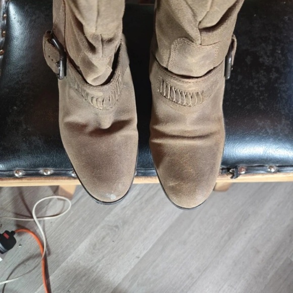 Clarks Brown Suede Heeled Boots - Picture 5 of 7